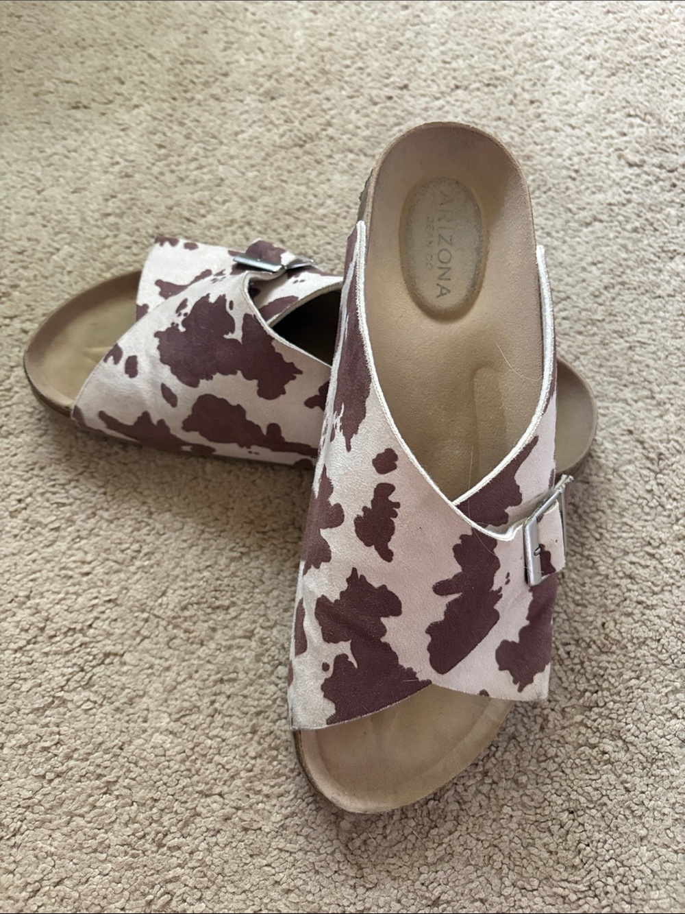 Arizona Jean Company Cream and Brown Cow-Print Slide Clogs